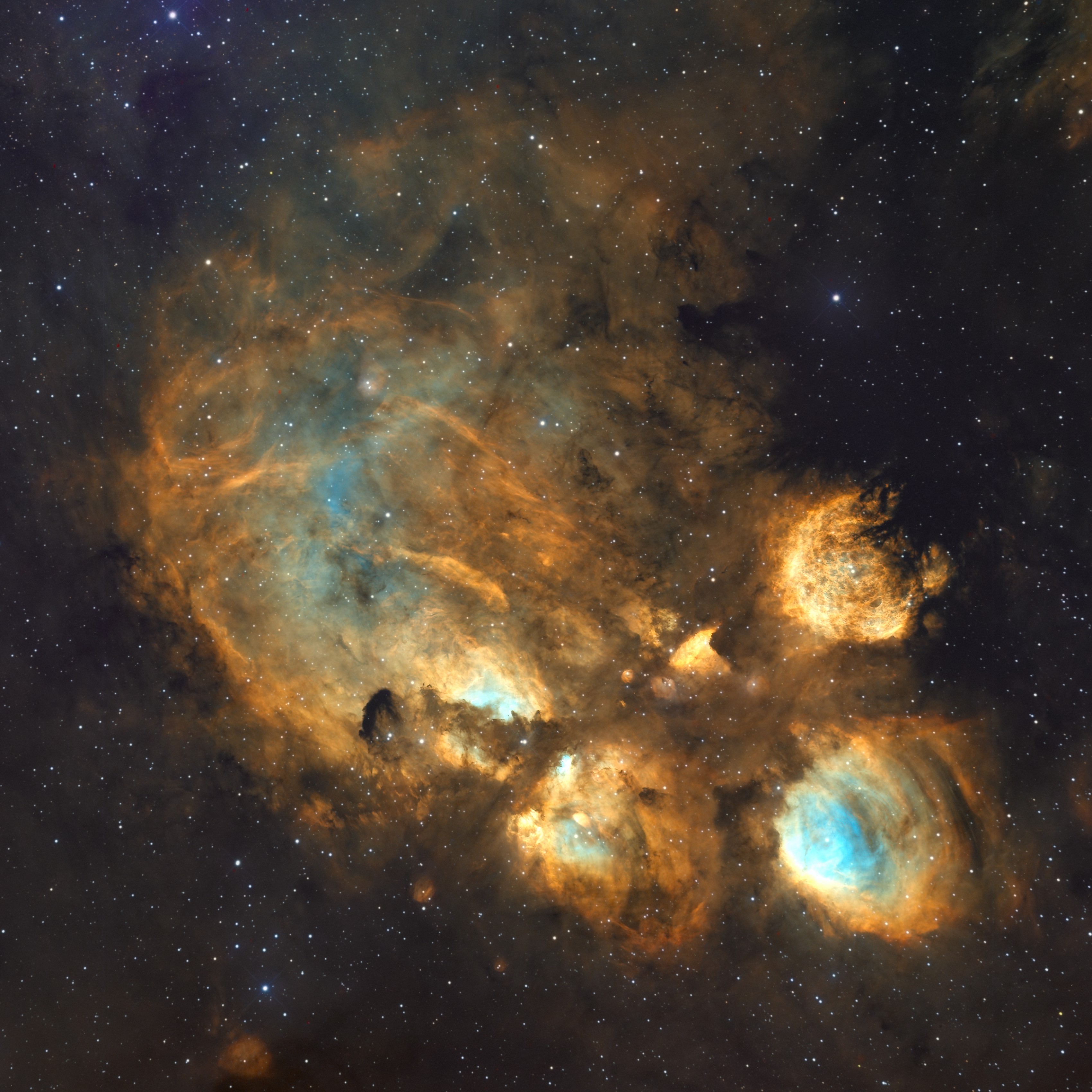 ngc4038&4039 触须星系 使用智利24寸61望远镜拍摄最浪漫的星系